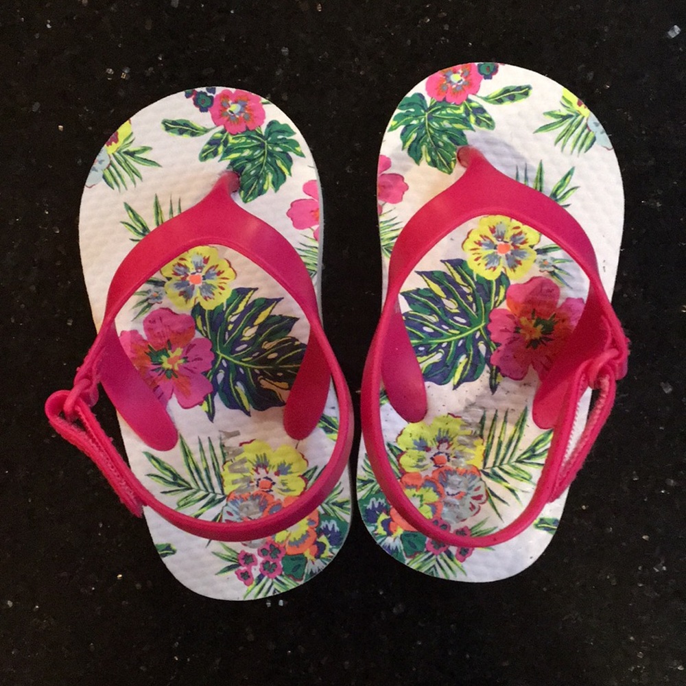 Old Navy Floral Flip Flops!